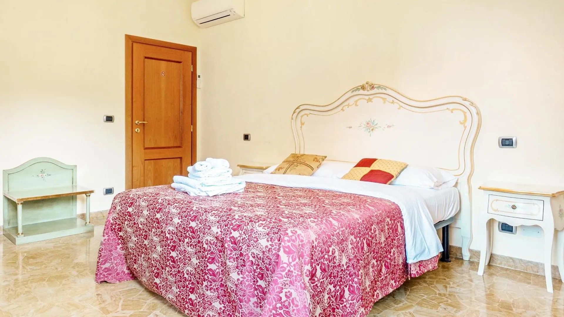 Inn Venedig 0*,